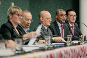 Notícia - Parlamentares debatem financiamento da educação em encontro na Alesc