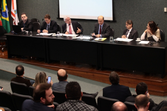 Notícia - Deputados querem debater isenção do ICMS com o governador