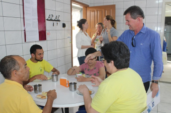 Notícia - Reuniões tratam de convênio com a Apae