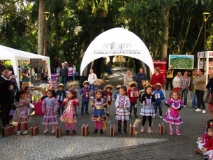 Notícia - Arraiá Está em Festa: sábado terá concurso de quadrilhas