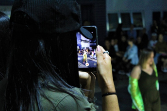 Notícia - Desfile e palestras marcam início das aulas de Moda