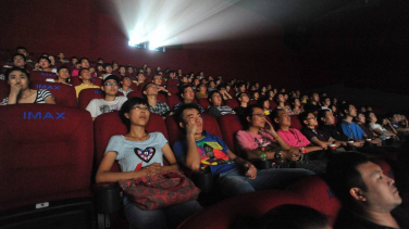 Notícia - 40% dos cinemas da China podem falir por conta da pandemia 