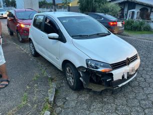 Notícia - Colisão entre carro e duas motos deixa uma pessoa ferida em Criciúma