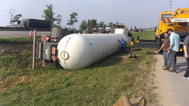 Notícia - BR-101 é liberada ao tráfego em Tubarão