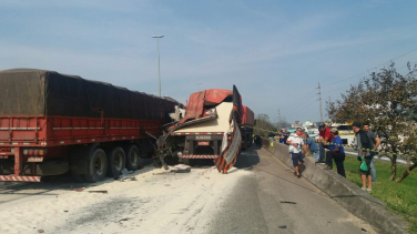 Notícia - Mais um acidente grave na BR-101 norte (VÍDEO)