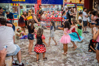 Notícia - Bailinho e concurso de fantasias no Carnaval do Criciúma Shopping