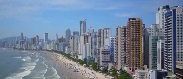 Notícia - TJ suspende decreto que permite a frequência das praias de Balneário Camboriú