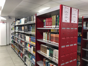 Notícia - Biblioteca da Esucri aberta à comunidade com seus quase 50 mil exemplares