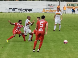 Notícia - Taça Milioli Netto: Nada de gols no início da decisão