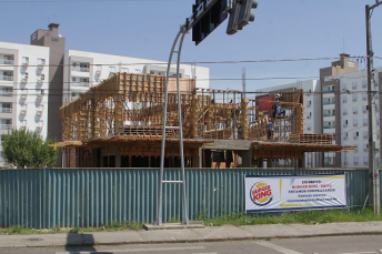 Notícia - Burger King na Centenário