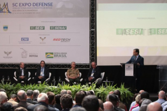 Notícia - Governador reforça integração de forças de segurança na SC Expo Defense