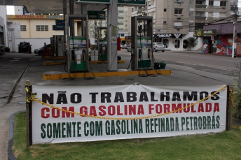 Notícia - Gasolina mais barata. E tem refinada ou formulada