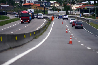 Notícia - DNIT faz melhorias na BR-101 entre Tubarão e Araranguá