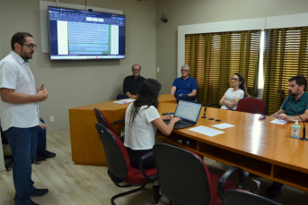 Notícia - Cristóvão é reeleito presidente do Colegiado de Agricultura da Amrec