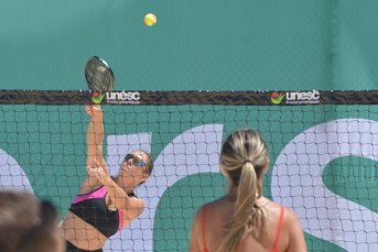 Notícia - Desafio Unesc de Beach Tennis inicia com sucesso nas areias do Rincão