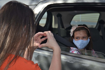 Notícia - Alunos do SESI Escola de Criciúma participam do Drive-Thru dos Sentimentos