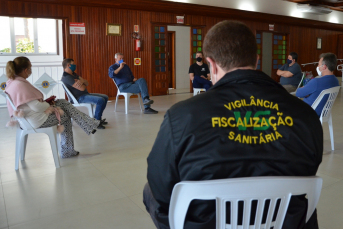 Notícia - Prefeitura de Cocal do Sul reúne donos de bares e lanchonetes