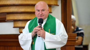 Notícia - Padre de Morro da Fumaça está curado da Covid-19