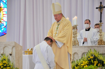 Notícia - Padre Fernando é o novo sacerdote da Diocese de Criciúma