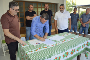 Notícia - Siderópolis pavimentará trecho de estrada que dá acesso a Cocal do Sul