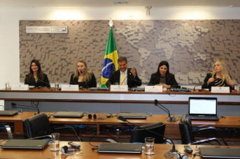 Notícia - Violência contra a mulher na pauta da vice-governadora