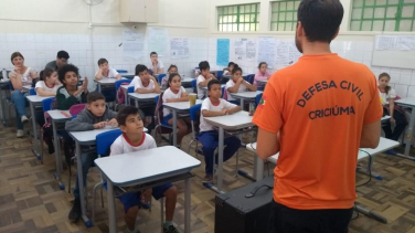 Notícia - Projeto Defensor da Vida é realizado em escolas municipais