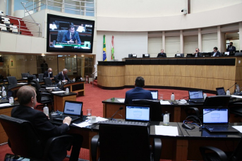 Notícia - Deputados apelam para que governo do estado acelere aquisição de vacinas