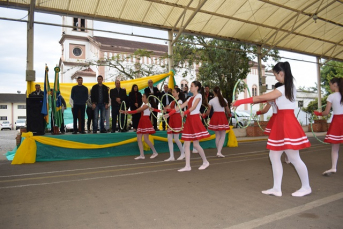 Notícia - Desfile cívico reúne grande público em Jacinto Machado