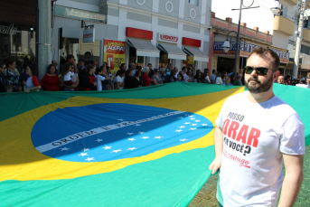 Notícia - Praça Anita Garibaldi recebe desfile em 7 de Setembro