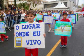 Notícia - Homenagens à Içara marcam desfile da Independência