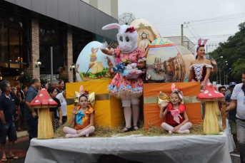 Notícia - Piquenique e desfile Dolce Páscoa movimentam Nova Veneza