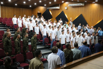 Notícia - Em Nova Veneza, jovens recebem dispensa do Serviço Militar