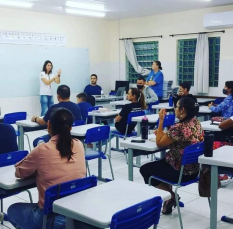 Notícia - Escola Polo de Criciúma proporciona ambiente de inclusão para estudantes surdos 