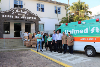 Notícia - Colaboradores arrecadam mais de 14 mil peças em Campanha do Agasalho da Unimed Criciúma