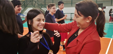 Notícia - Festa no encerramento dos Jogos Escolares do Colégio Unesc