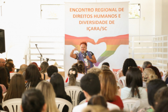 Notícia - Profissionais participam do Encontro Regional de Direitos Humanos e Diversidade