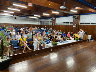 Notícia - Reunião de colegiado da Esucri reúne professores e direção para o início das aulas