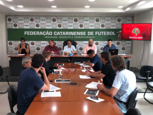 Notícia - Caravaggio participa de Conselho Técnico da Série B do Catarinense Sub-20