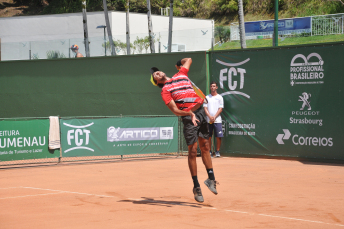 Notícia - 24 tenistas criciumenses participam de torneios em Blumenau