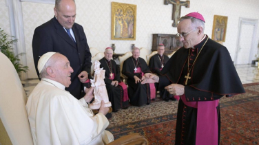 Notícia - Dom Jacinto se encontra com o Papa Francisco durante visita Ad Limina