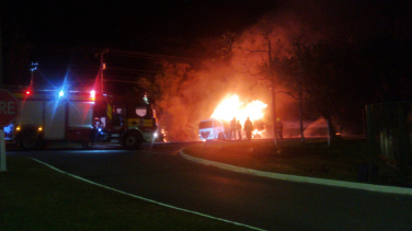 Notícia - Caminhão pega fogo na SC-108