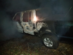 Notícia - Carro é encontrado incendiado em Içara