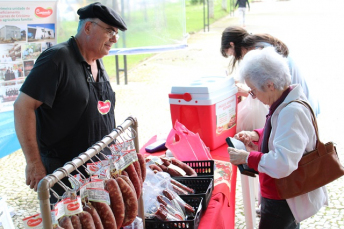 Notícia - Pesquisa de gestão de público é feita na Feira da Agricultura Familiar