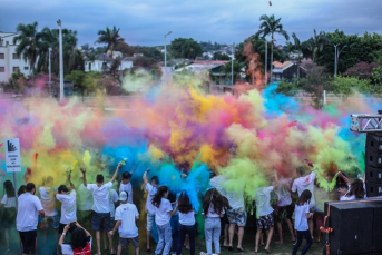 Notícia - Novidade na programação, festa das cores colore o domingo de Vinde e Vede