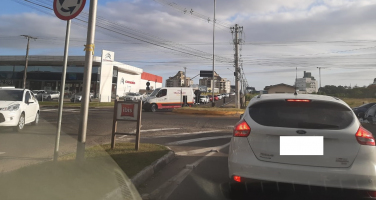 Notícia - Mais um dia de trânsito lento na rótula da Chile