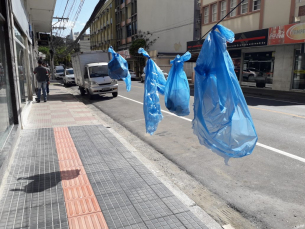 Notícia - Um protesto inusitado contra os fios baixos