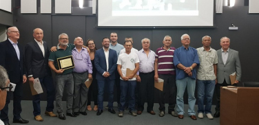 Notícia - Lembranças e emoção na homenagem ao Esporte Clube Metropol