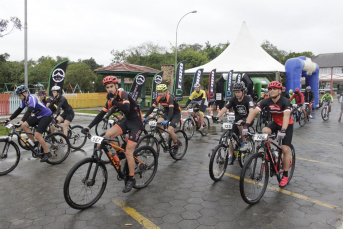 Notícia - Ciclistas percorrem 45km na Heimatbike em Forquilhinha