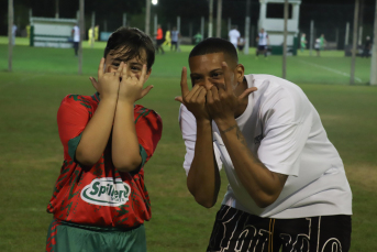 Notícia - Hygor conversa com atletas da Escolinha de Futebol do Mampituba