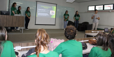 Notícia - Acadêmicos da Unesc participantes do Proesde apresentam ideias inovadoras